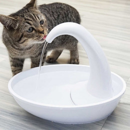 Поилка-фонтан Pioneer Pet Swan белый